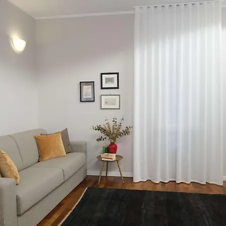 Vr - Opera Апартаменты *